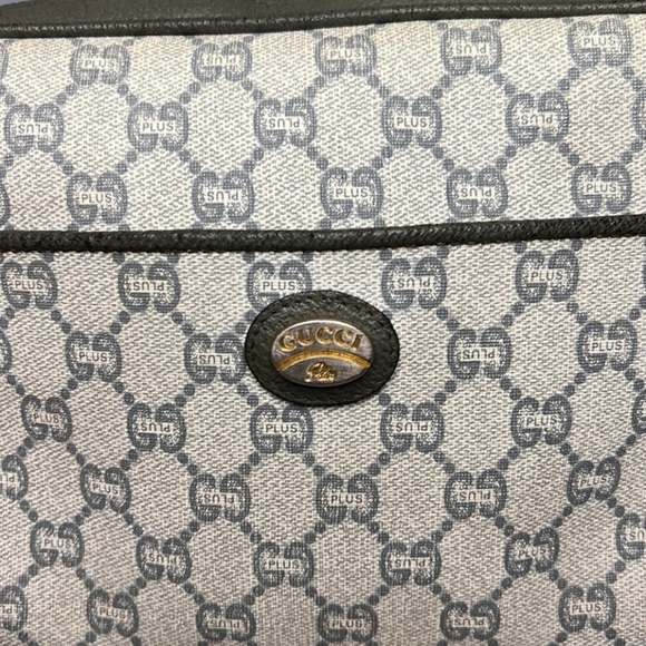 Gucci Plus Authentic Clutch/Wristlet EUC - Picture 5 of 13